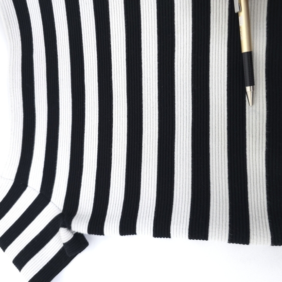 Alice + Olivia Boat neck Nautical Stripe thick knit Crop Top - Picture 10 of 10